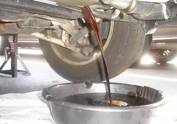 潔匠凈化·的凈工業(yè)除臭劑_廢機油處理難度大，擺脫“惡臭異味”又有什么方向？