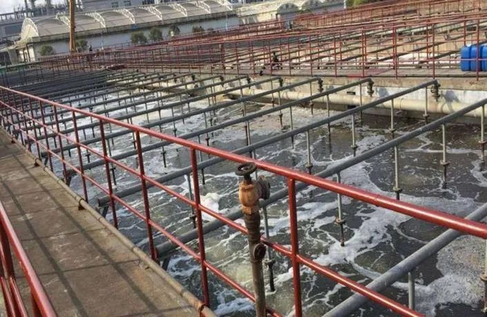 化工廠污水、污泥“臭氣熏天”遭投訴，該如何解決？